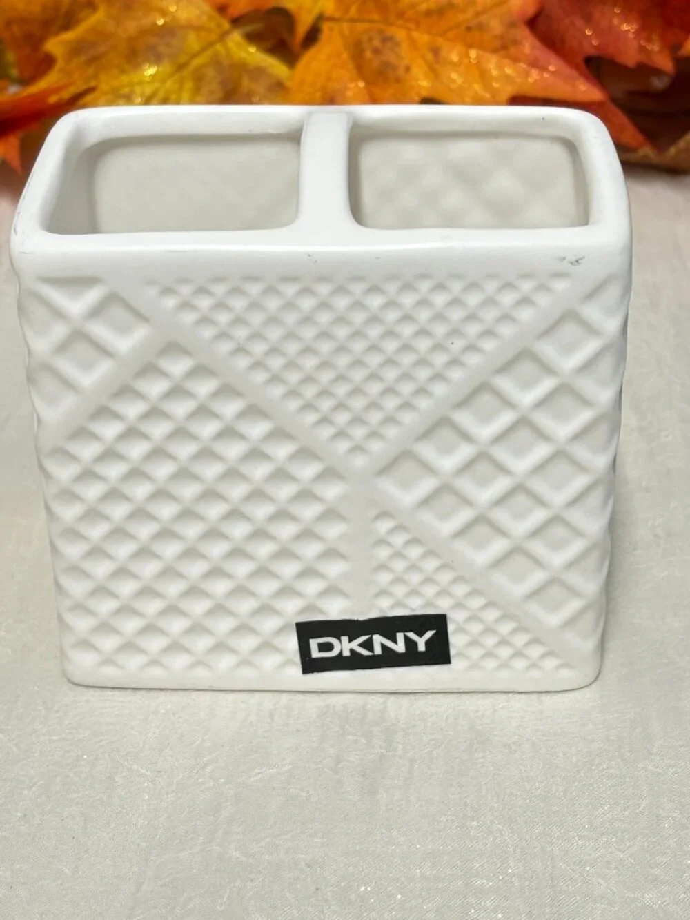 DKNY White Ceramic Bathroom Accessories Toothbrush Holder New